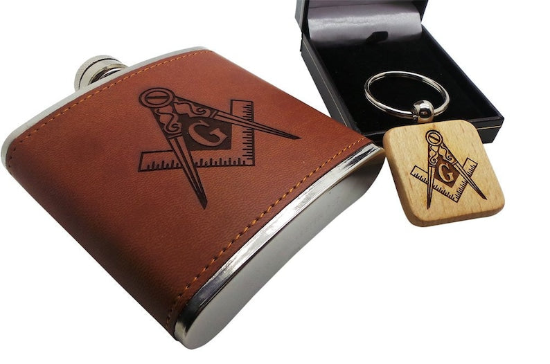 Master Mason Blue Lodge Flask- Keychain Crest Logo Wooden Metal - Bricks Masons