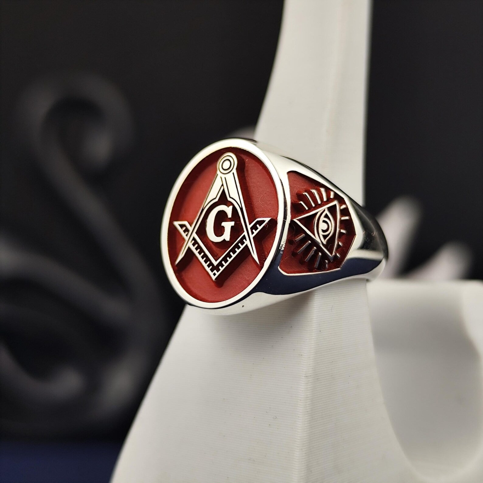 Master Mason Blue Lodge Ring - Red Square & Compass G Personalized - Bricks Masons