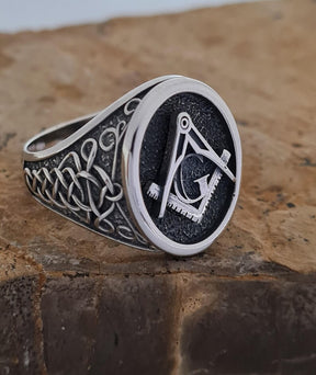 Master Mason Blue Lodge Ring - Compass & Square, Black Onyx - Bricks Masons