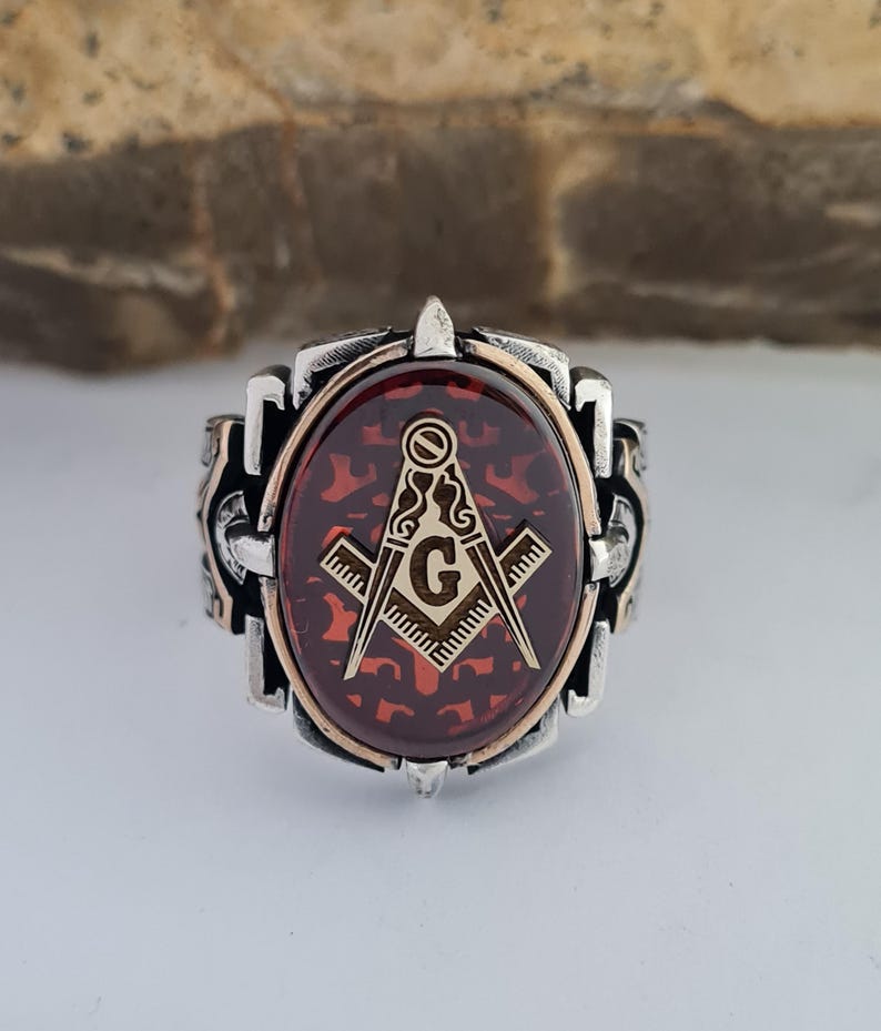 Master Mason Blue Lodge Ring - Sterling Silver Masonic Garnet Zircon - Bricks Masons
