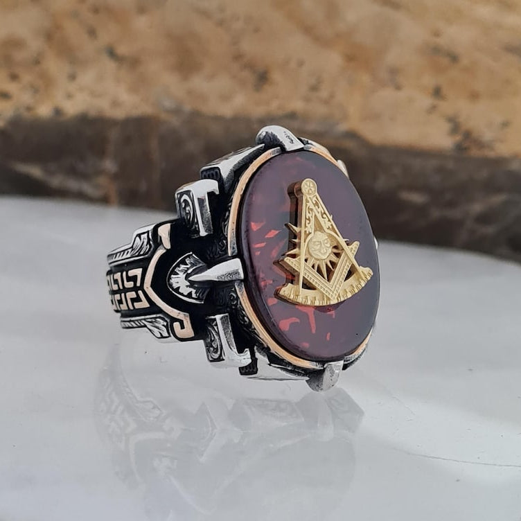 Master Mason Blue Lodge Ring - Garnet Zircon Compass & Square - Bricks Masons