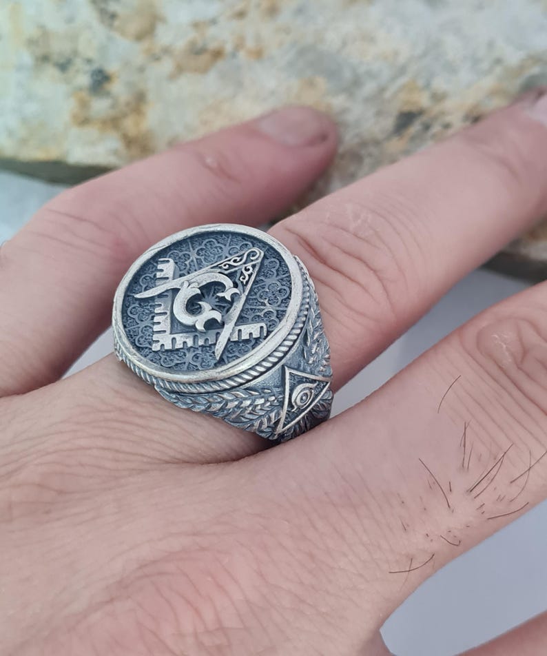 Master Mason Blue Lodge Ring - Square and Compass - Bricks Masons