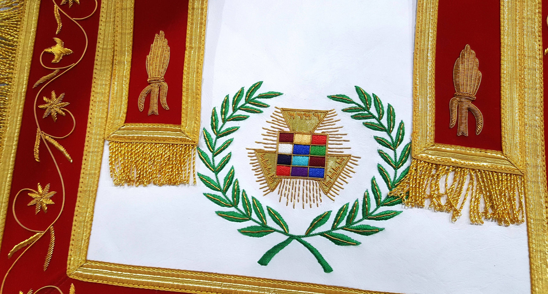 Past High Priest Royal Arch Chapter Apron - Red with Gold Wreath - Bricks Masons